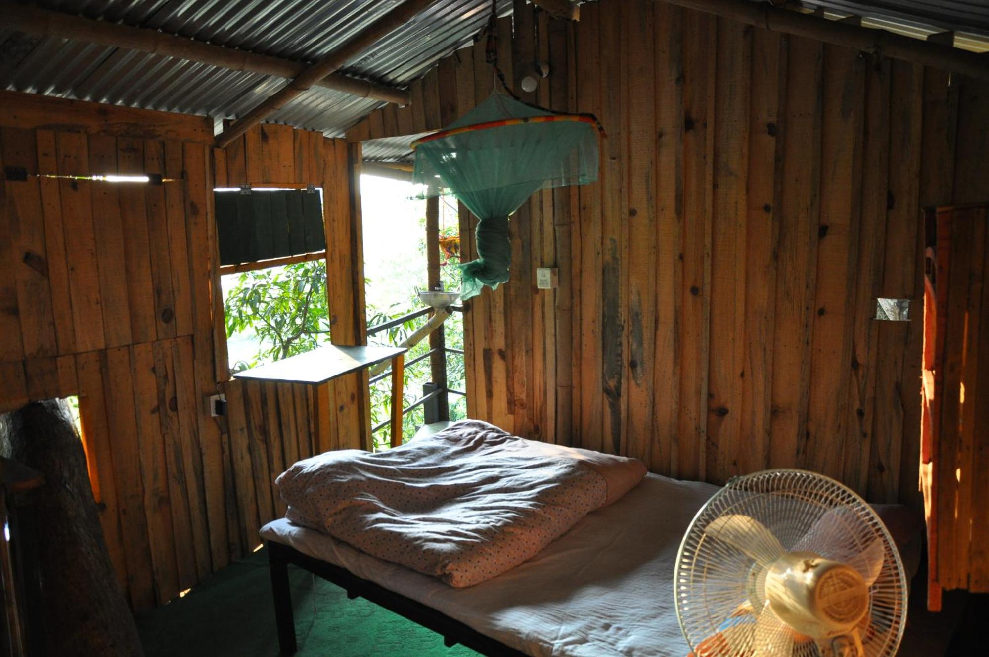 Pemsee'S Tree Town - Eco-Friendly,Tree House Hostel Sauraha Kültér fotó