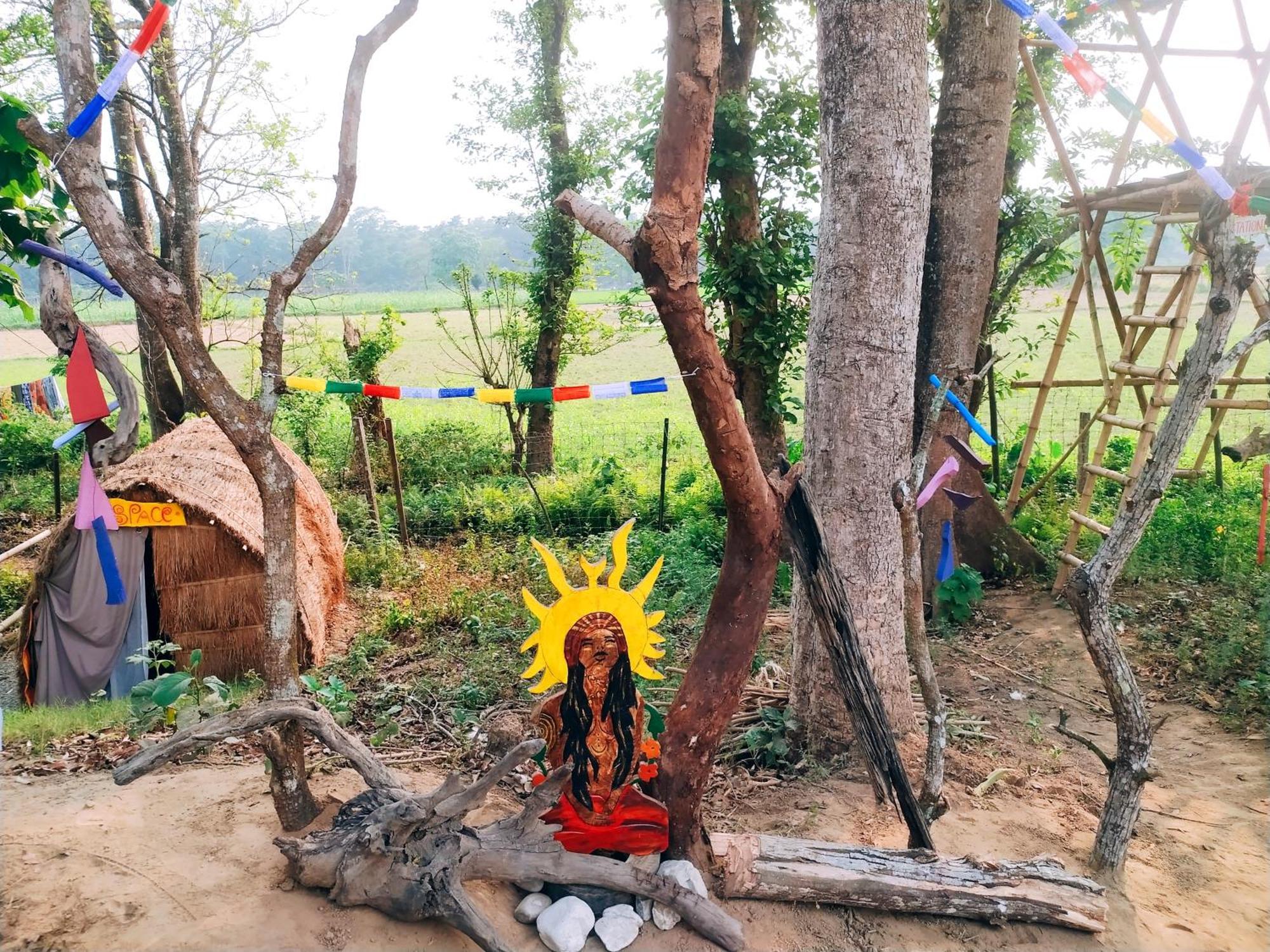 Pemsee'S Tree Town - Eco-Friendly,Tree House Hostel Sauraha Kültér fotó