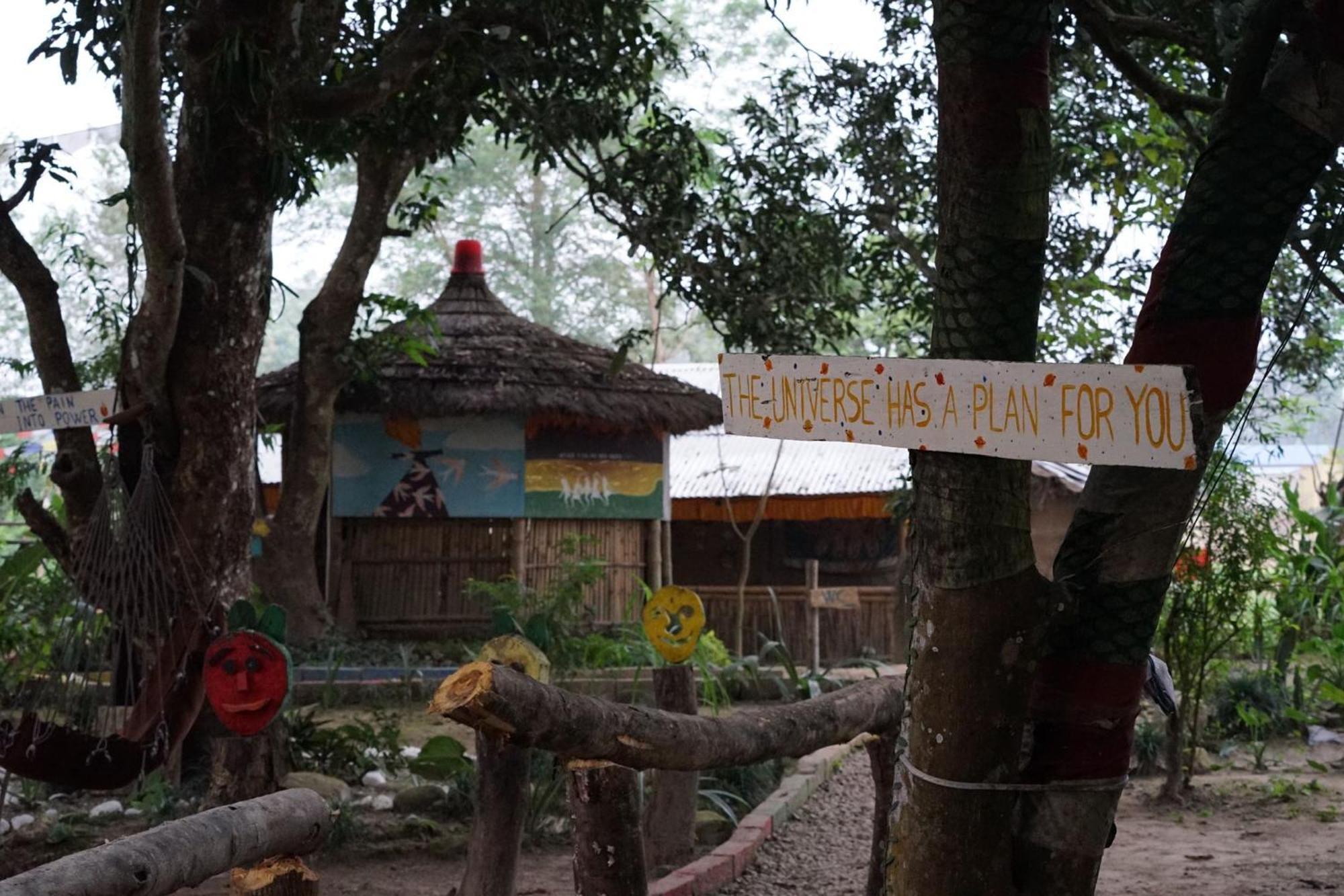Pemsee'S Tree Town - Eco-Friendly,Tree House Hostel Sauraha Kültér fotó