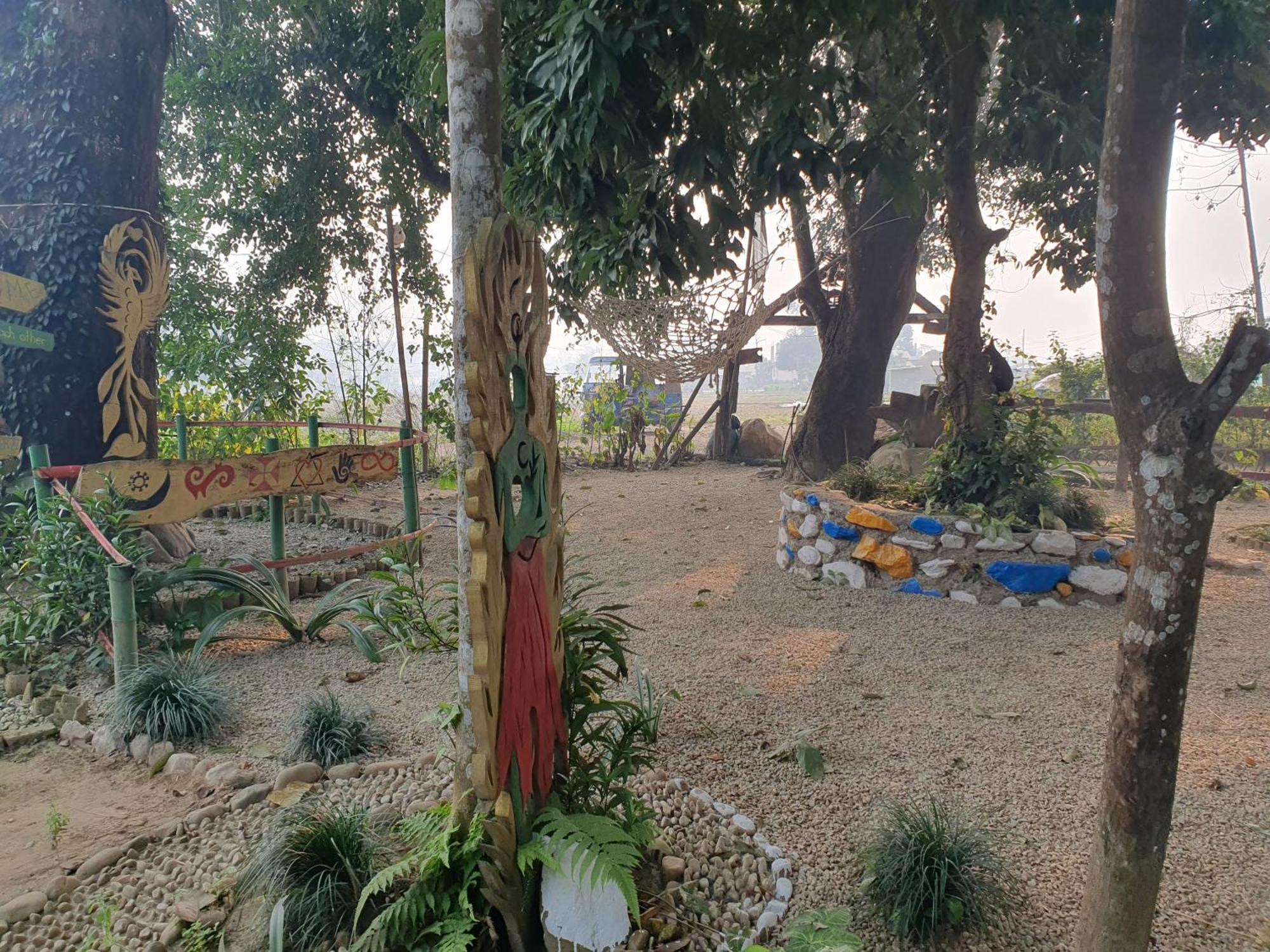 Pemsee'S Tree Town - Eco-Friendly,Tree House Hostel Sauraha Kültér fotó