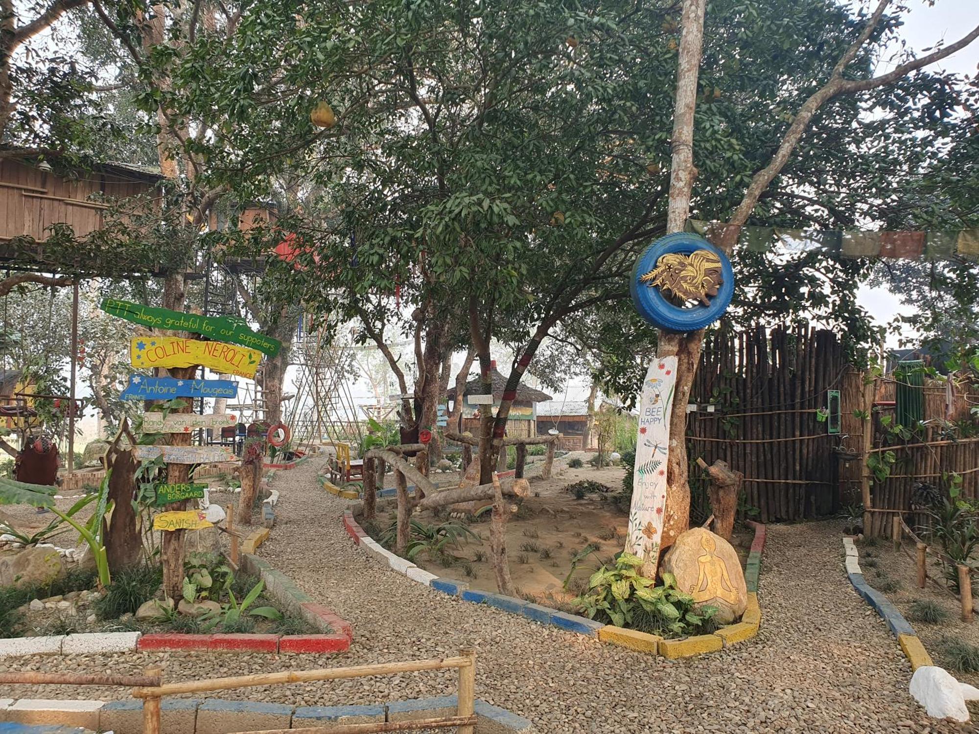 Pemsee'S Tree Town - Eco-Friendly,Tree House Hostel Sauraha Kültér fotó