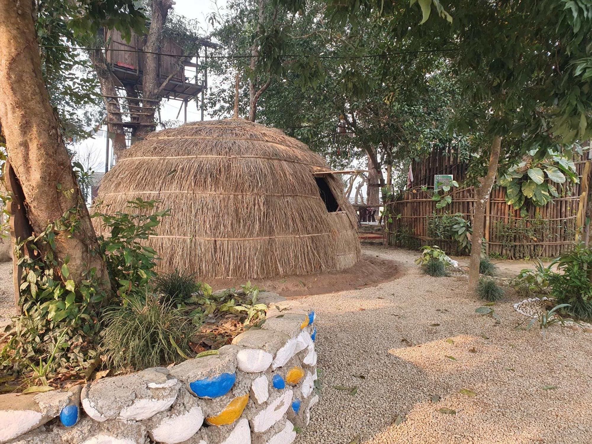Pemsee'S Tree Town - Eco-Friendly,Tree House Hostel Sauraha Kültér fotó