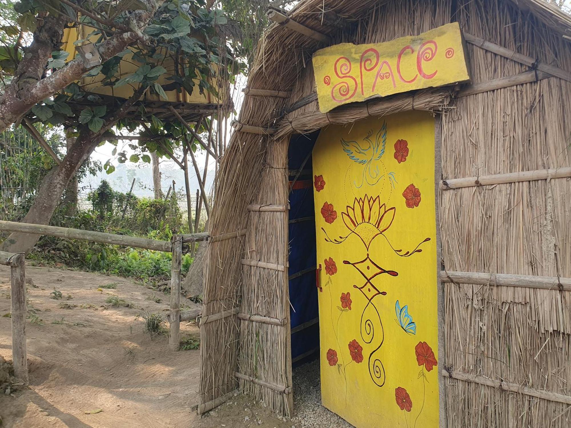 Pemsee'S Tree Town - Eco-Friendly,Tree House Hostel Sauraha Kültér fotó
